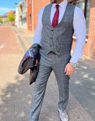 Style Raffiné : Costume à Carreaux Gris