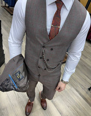 Costume marron à carreaux