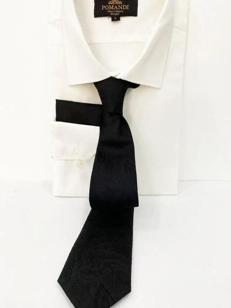 Chemise blanche avec cravate noire élégante