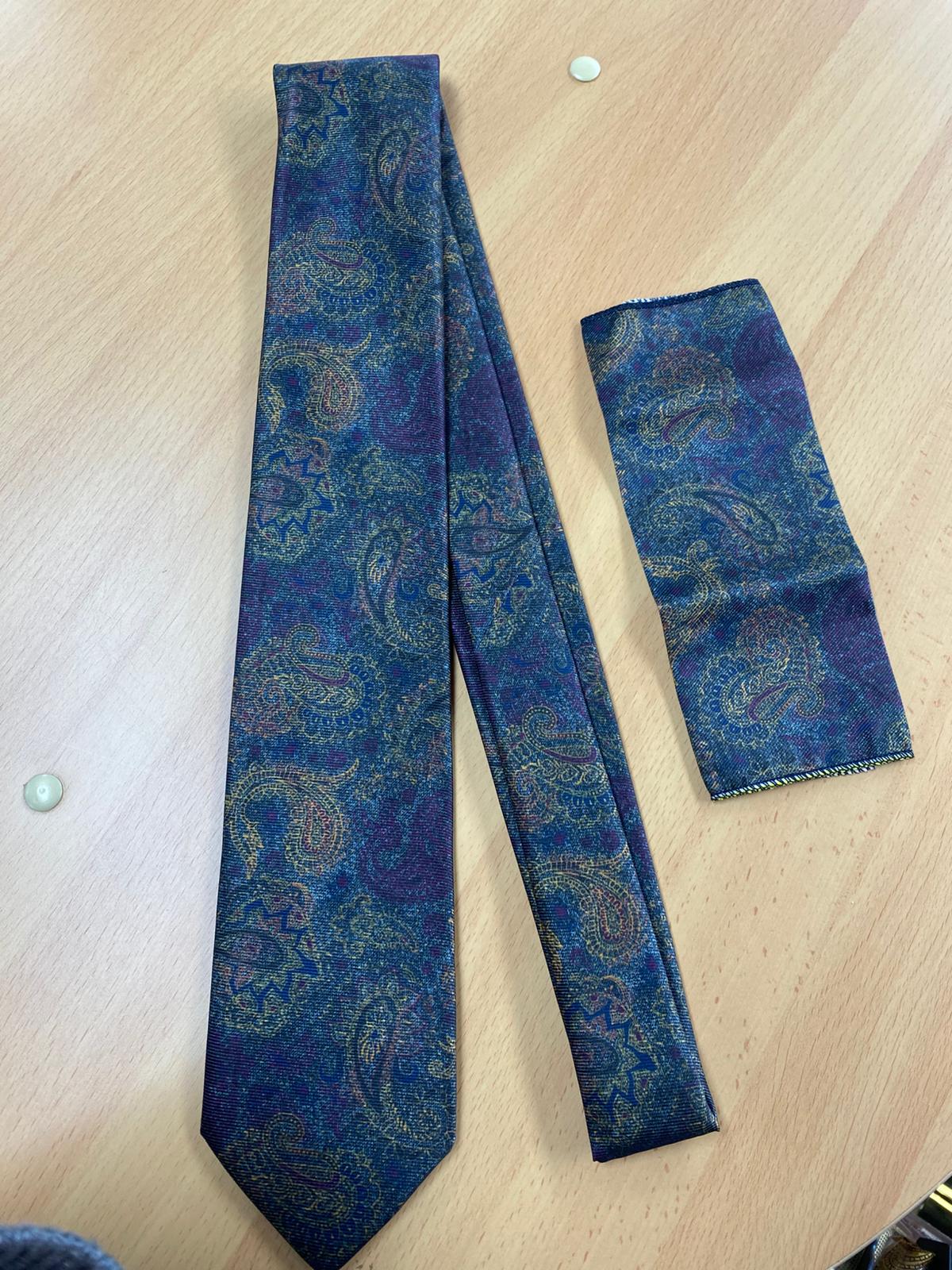 Blue tie with pattern