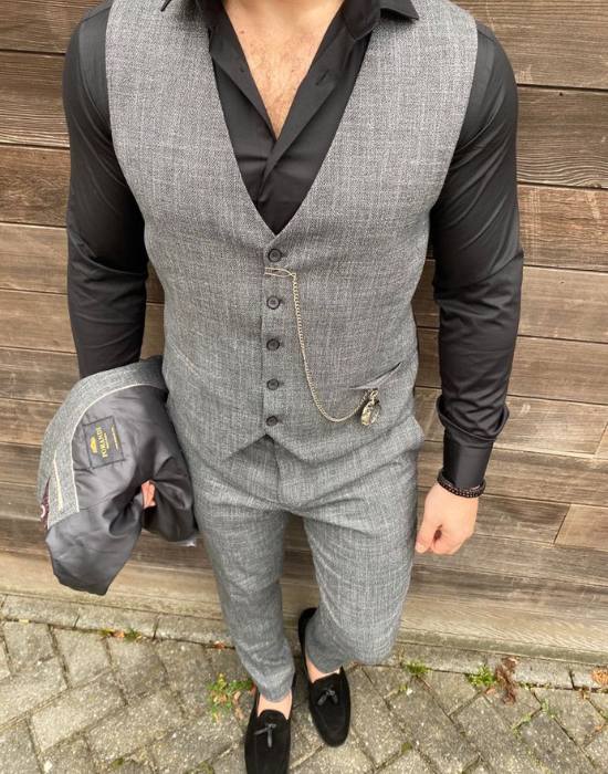 Costume pour hommes gris avec une touche vintage